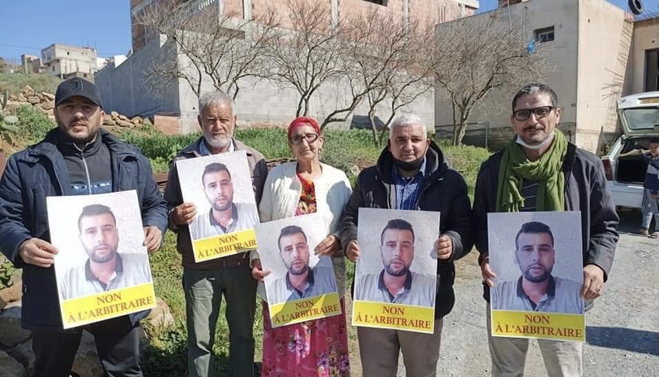marche des kabyles à makouda pour la libération de Lounes Hemzi
