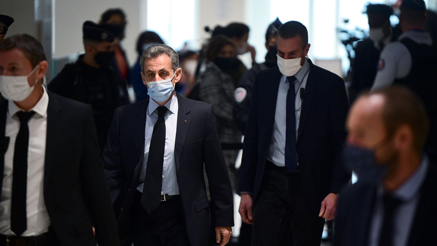 Nicolas Sarkozy condamné à 3 ans de prison ferme